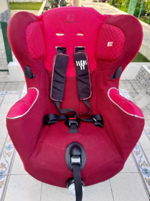 Cadeira de bebé para carro em muito bom estado.