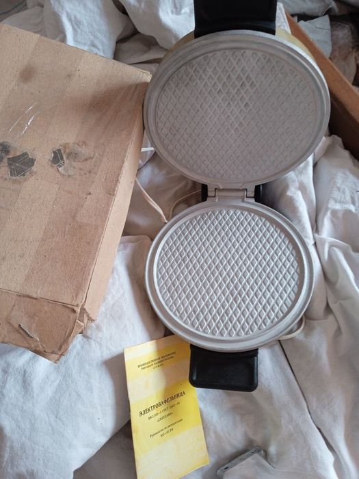 Светлана электровафельница, советская, новая