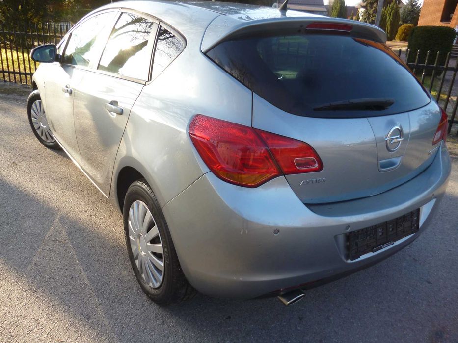 Opel Astra j 1.4 Turbo 140 koni klima,półskóry 167tys.km 100% orginał.