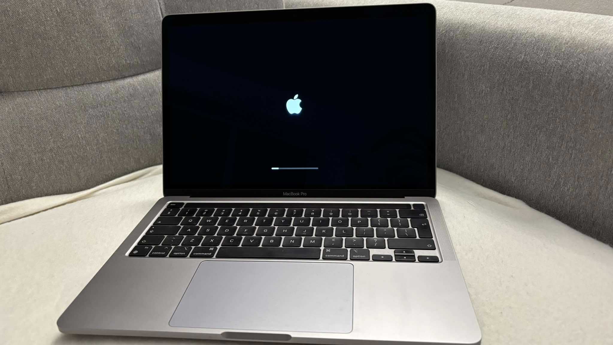 Apple MacBook Pro M1/8GB/256/Mac OS Space Gray