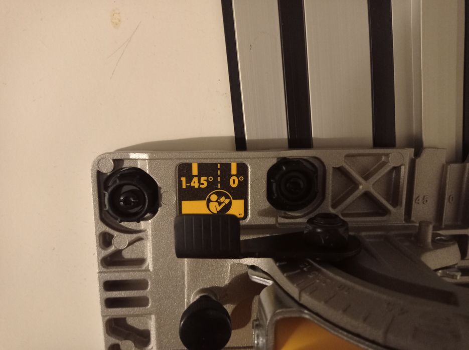 DeWalt DCS572 N, пила дискова, акумуляторна , безщіткова, під