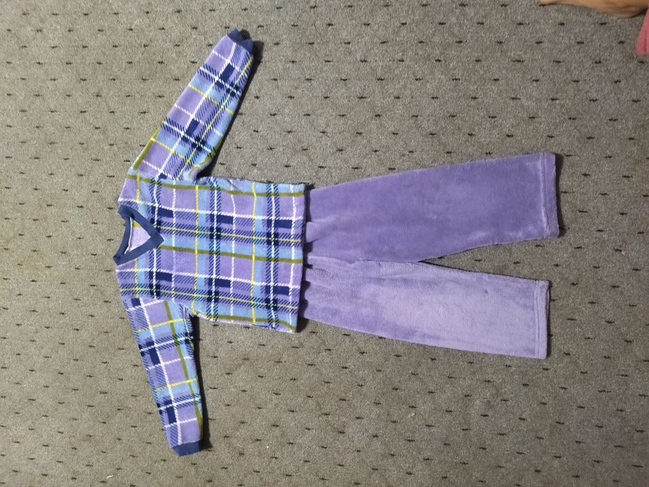 Пижама костюм тепла можна і хлопчику і дівчинці 4-5р