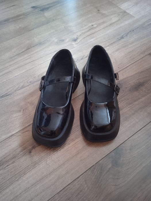 Туфлі Мері стильні