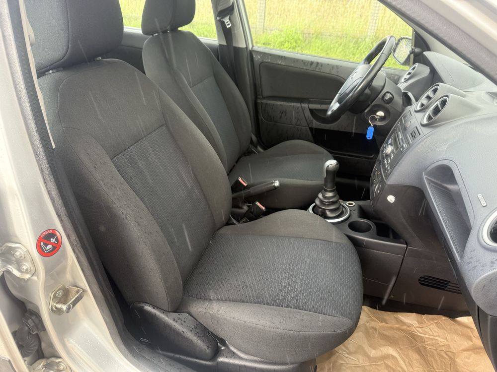 Ford Fiesta MK6 LIFT / Benzyna + LPG / Ghia / Zamiana / Sprawna /