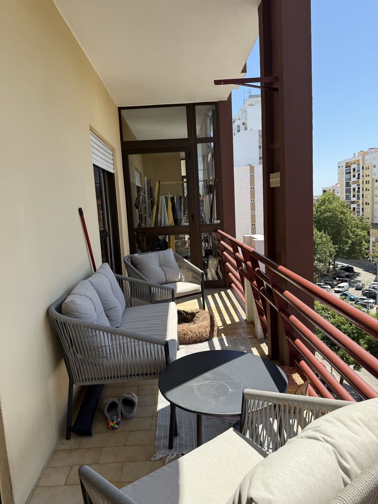 APARTAMENTO T2 REMODELADO 106 M2 ALMADA - PRAGAL