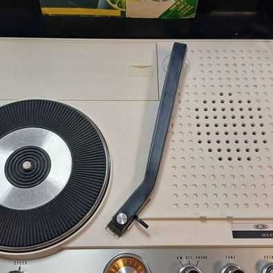 Gira-Disco Vinil portátil / AM Radio Unisonic Ponograph Antigo (AC/DC)