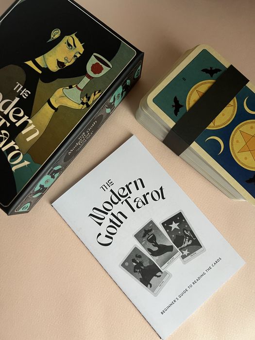 Розпродаж колод таро