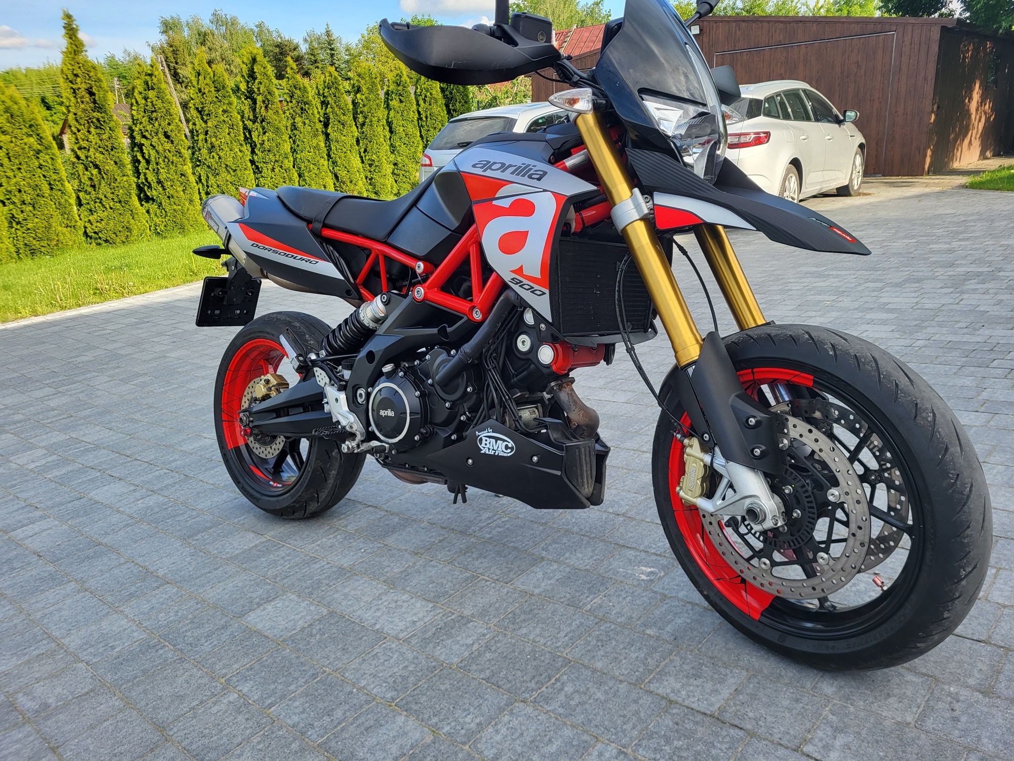 Aprilia Dorsoduro 900. 2020r Supermoto