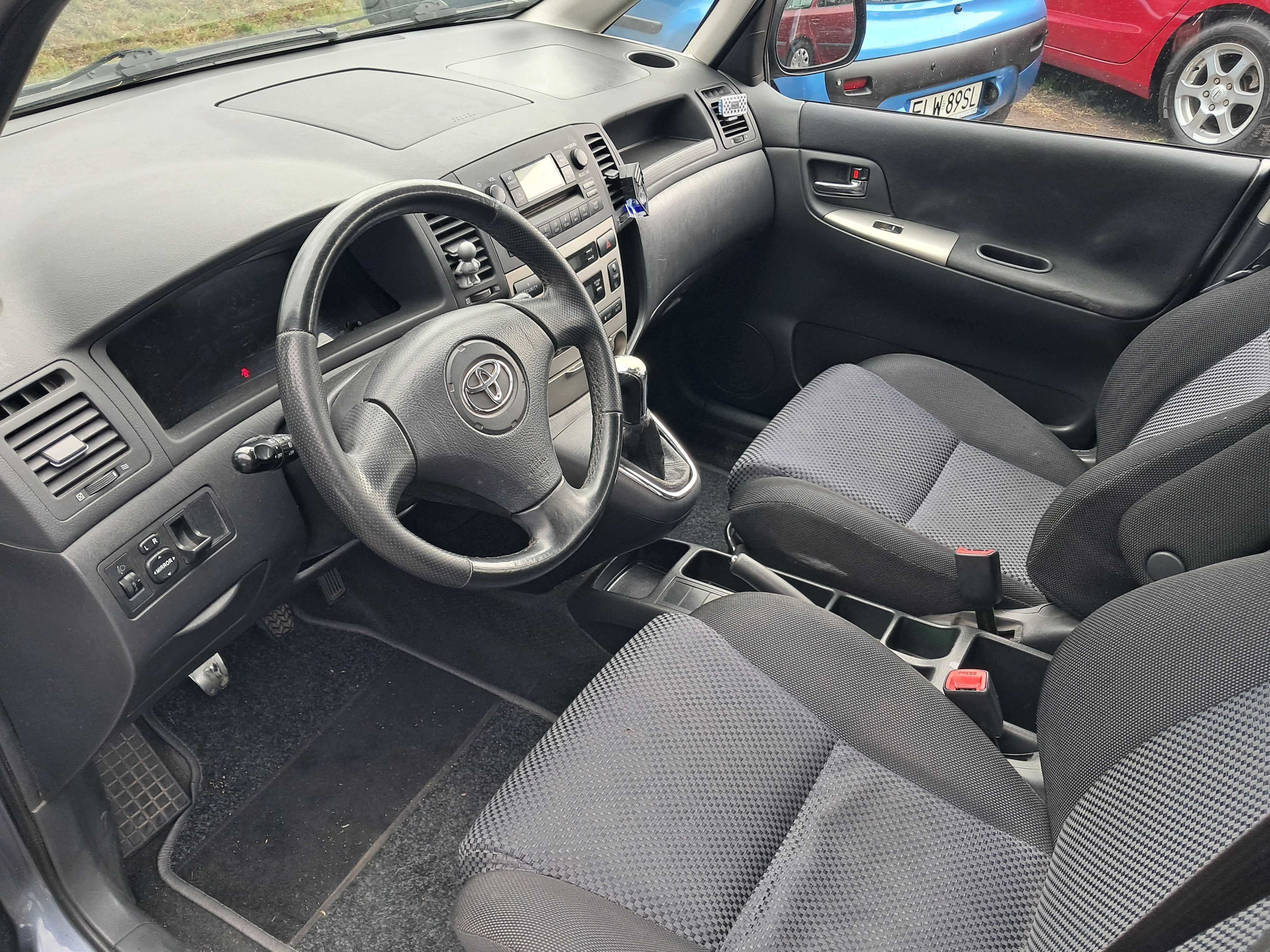 Toyota Corolla Verso 2.0 D4D 2003r