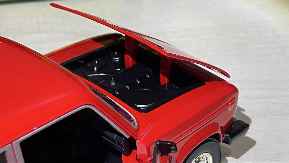 Нова машинка ВАЗ 2106 металева модель іграшка дитяча колекційна 1:22