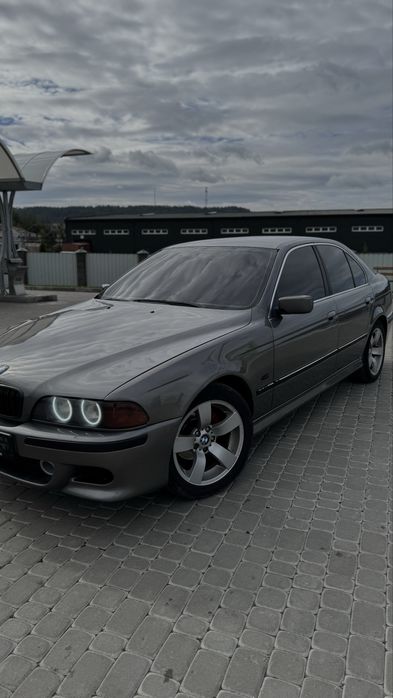 Автомобіль Bmw e39