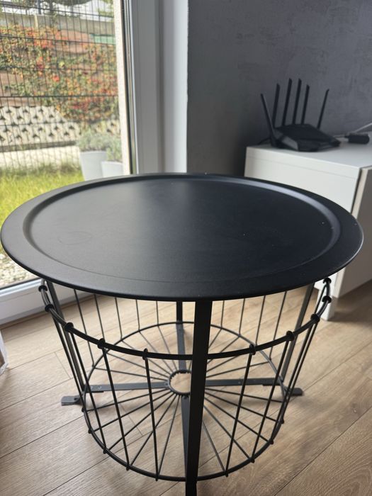 Stokik kawowy metalowy z pojemnikiem na koce ikea czarny