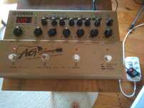 Pré amplificador e pedal de efeitos Yamaha AG-Stomp