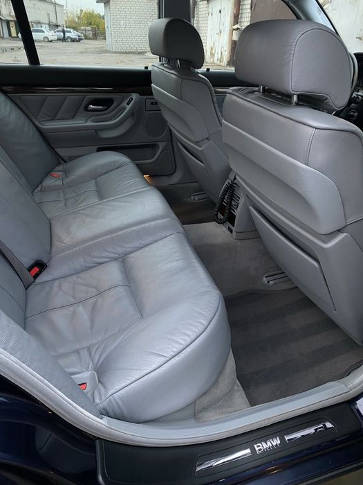 Хімчистка салону (хімчищення, прибирання інтерʼєру)