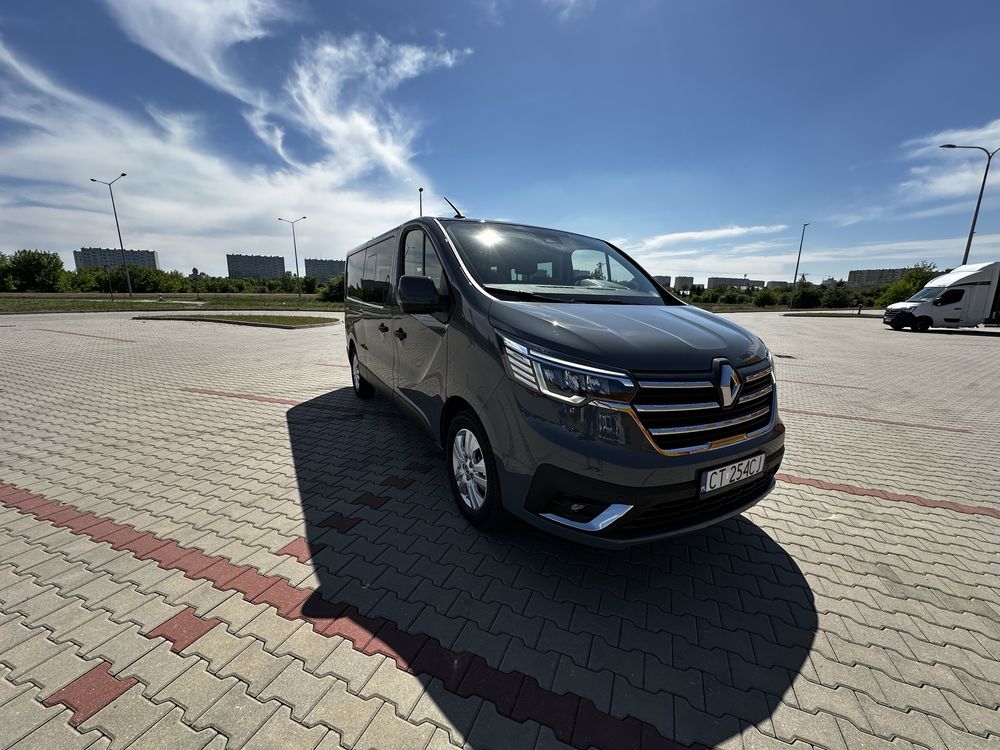 Wynajem busa 9os, Renault Trafic NOWY 2024 AUTOMAT. Wypożyczalnia