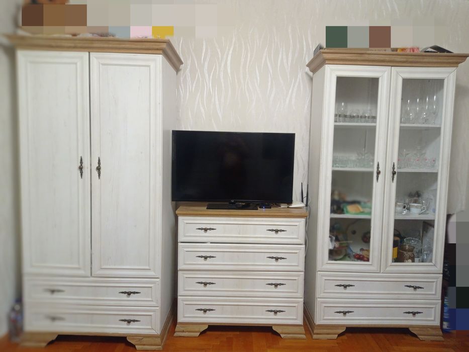 Шафа,комод та вітрина "Іріс "