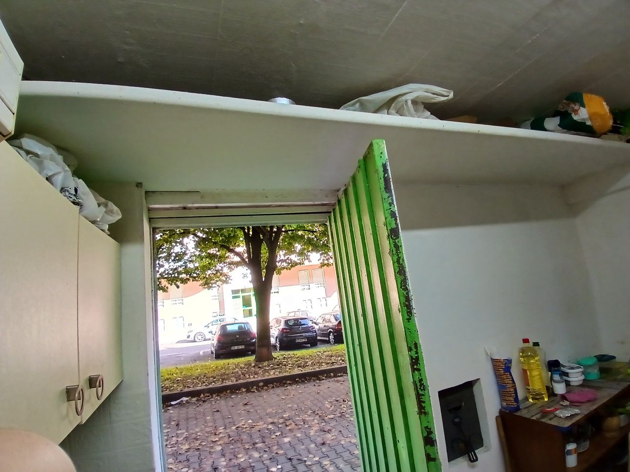 Particular,  vende garagem externa Rinchoa