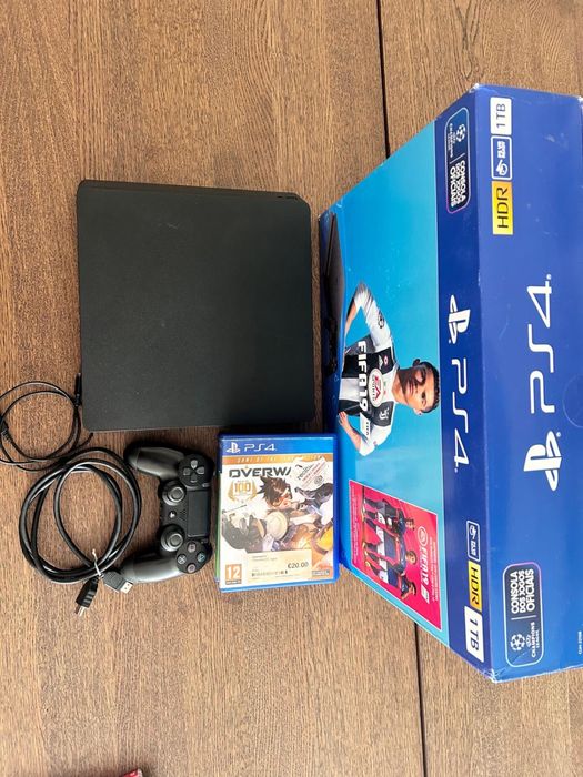 PLAYSTATION 4 Slim 1000GB + jogos
