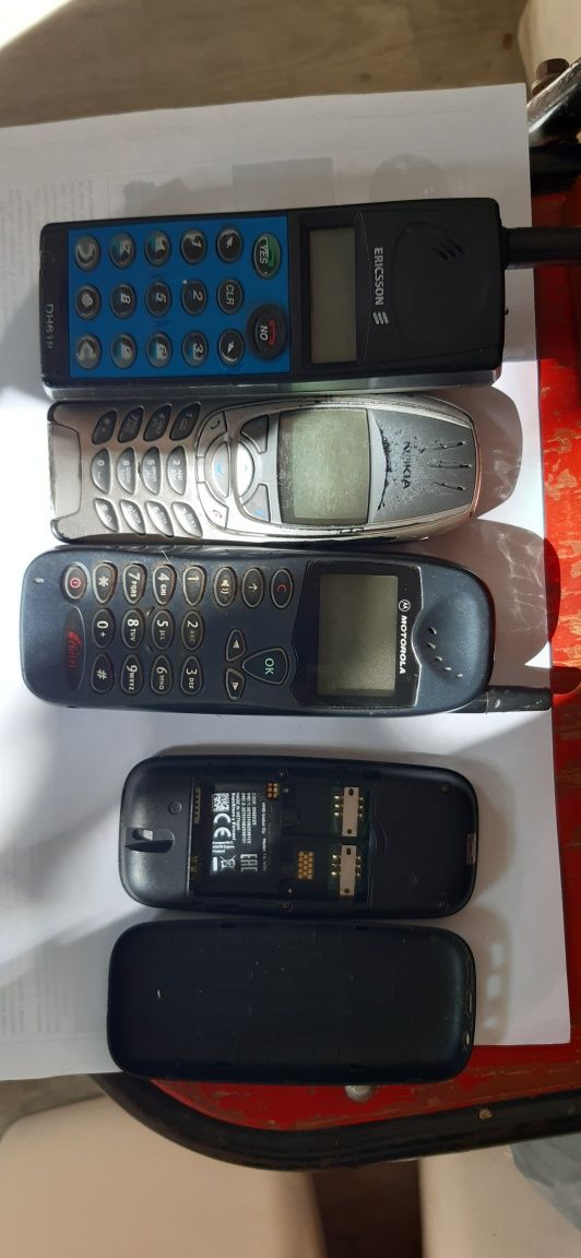 Продам одни из первых сотовых телефонов Nokia, Motorola, Sony Ericsson