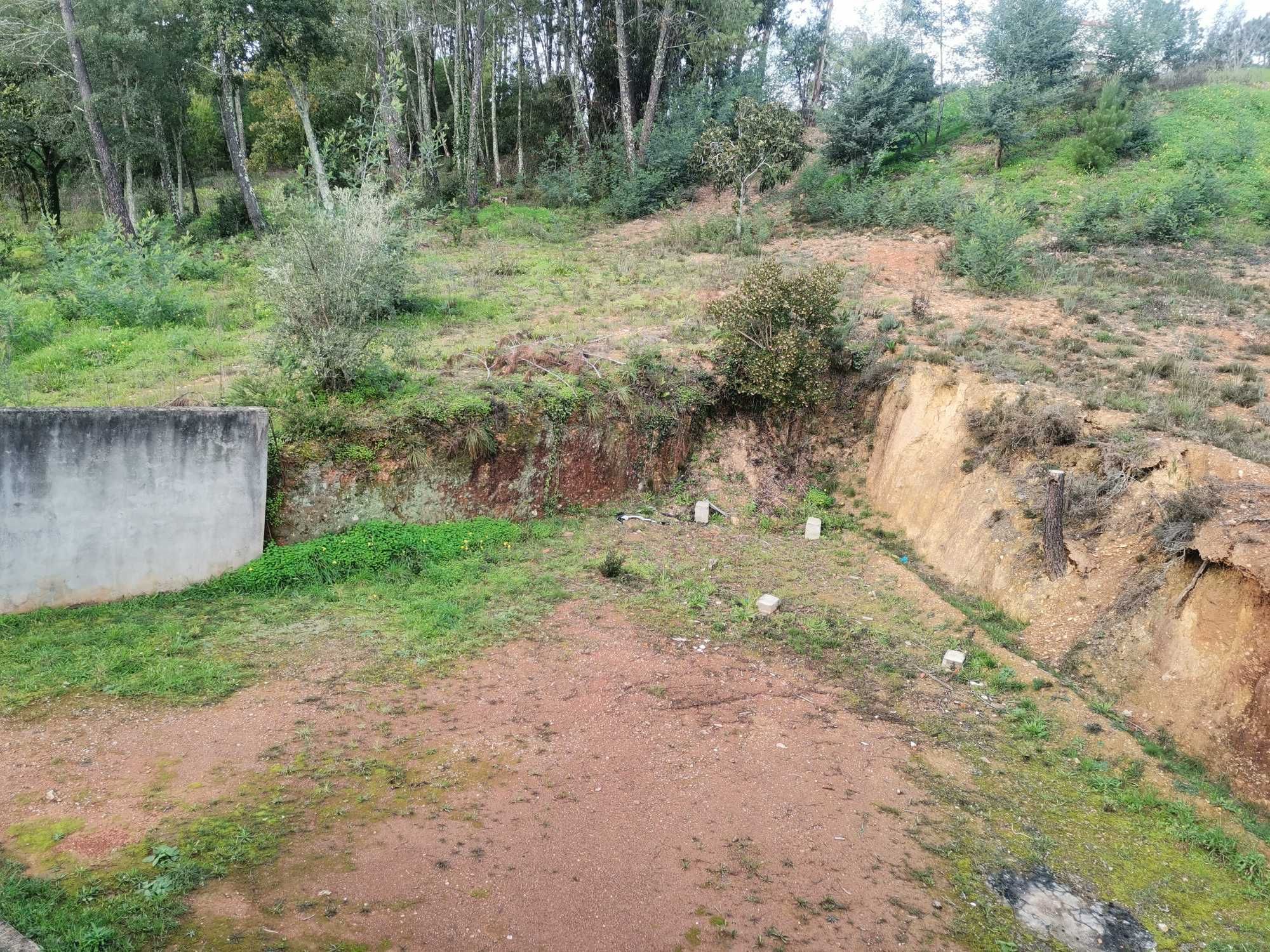 Moradia Isolada com Terreno em Lapinhas