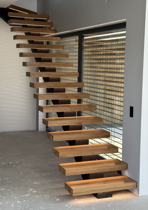 Schody stopnie trepy drewniane lite