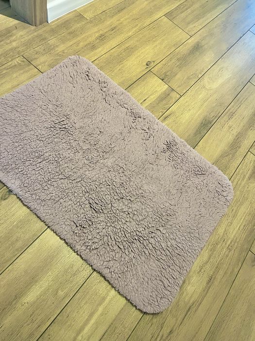 Dywanik dywan pudrowy różowy