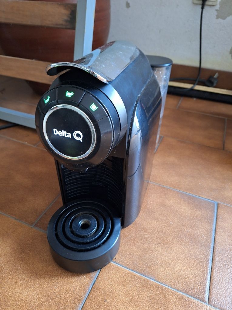 Máquina de café da Delta Q Nova