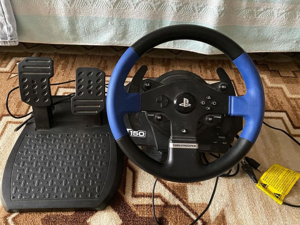 Руль с педалями Thrustmaster T150