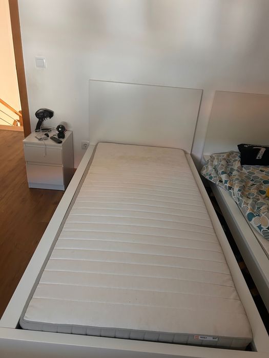 Cama de solteiro c/colchão