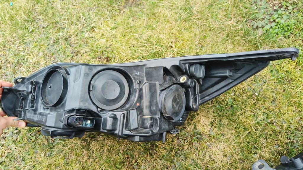 Komplet lamp przednich Ford Focus mk3 2012r EU przedlift