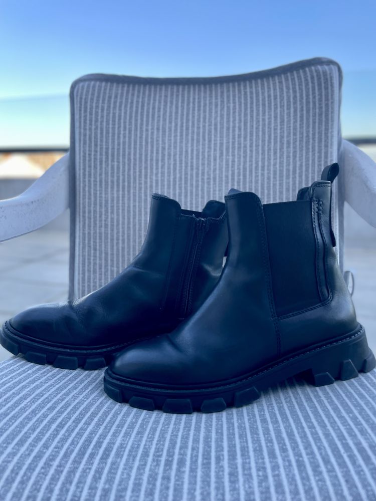 Botas em Pele tam 37