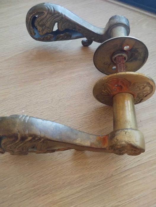 Stare klamki mosiężne