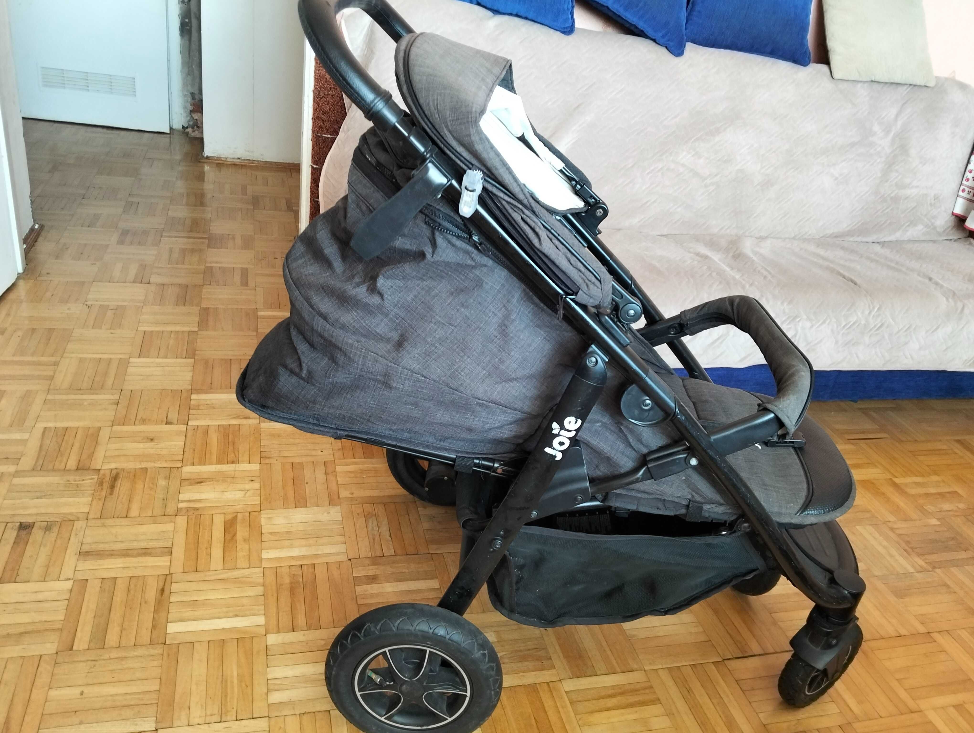 joie air litetrax 4 czarna spacerówka wozek pompowane koła