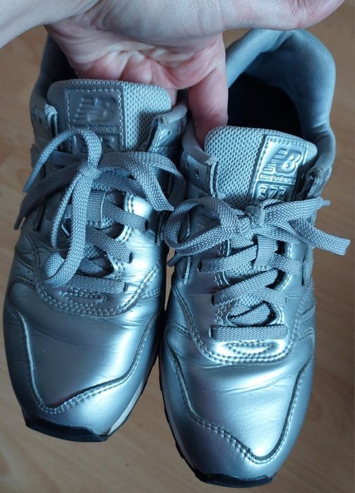 Buty damskie New Balance srebrne