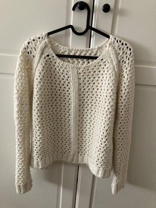 Ażurowy beżowy cieply sweter BikBok