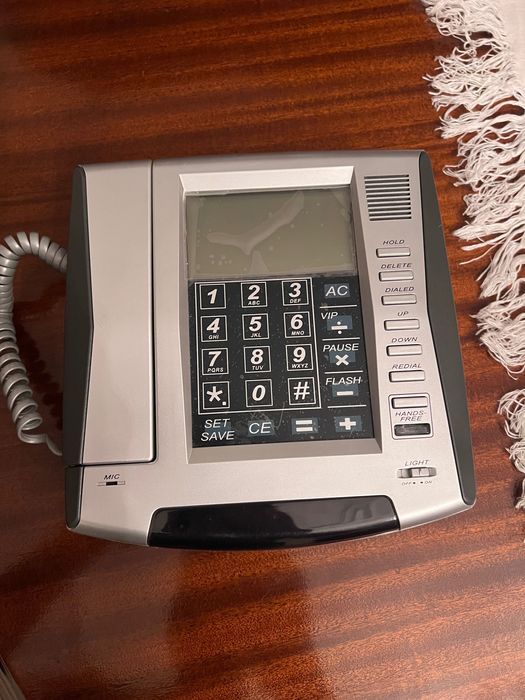 Telefone lcd em bom estado