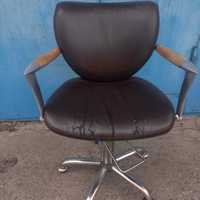 Крісло для перукарні б/у