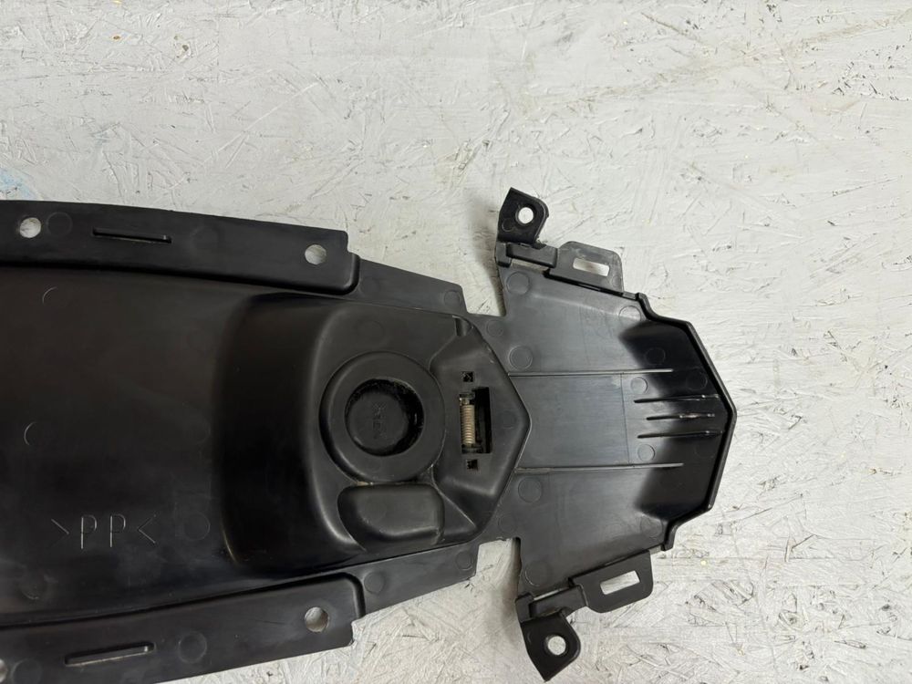 Yamaha MT09 MT-09 Nadkole Wypełnienie Ogona Tył Dolne Osłona Zamka Tył