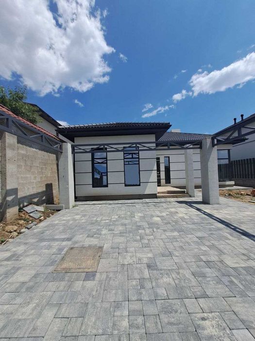 Продам одноэтажный дом с подвалом в Червоном Хуторе.