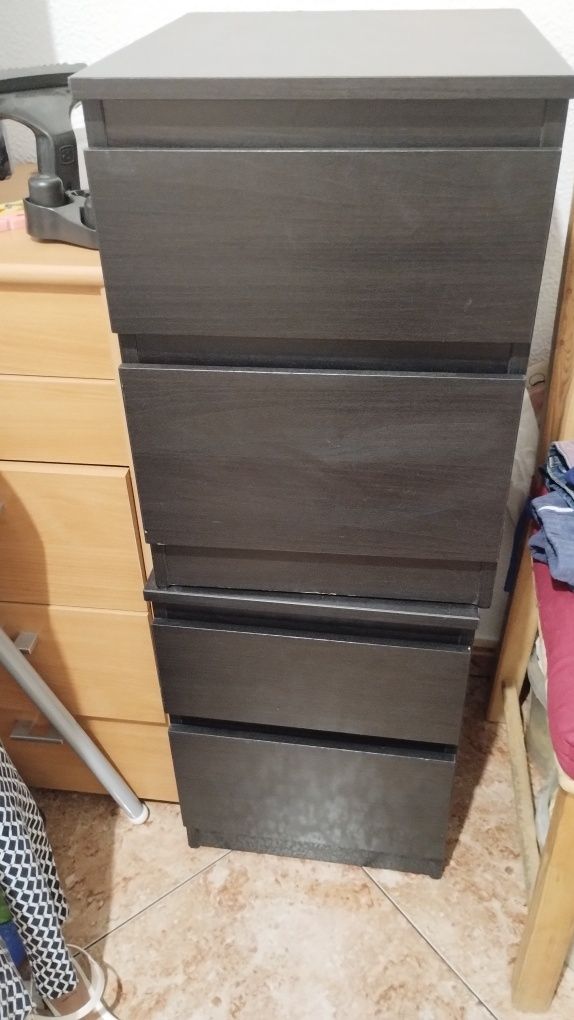 Cama de casal em ferro com estrado e colchão