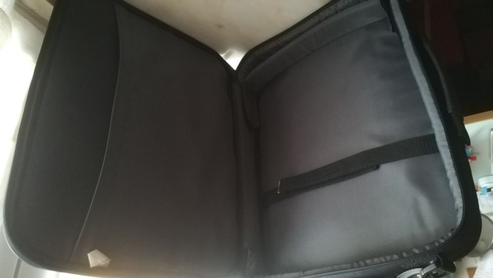 Mala / pasta, Case Logic em preto
