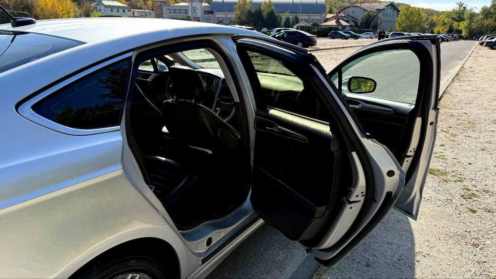 Ford Fusion Hybrid SE 2014 — економний і комфортний гібрид