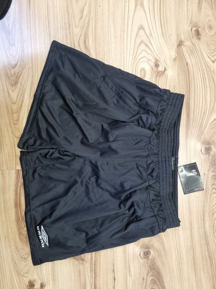 Spodenki szorty Umbro XL 42