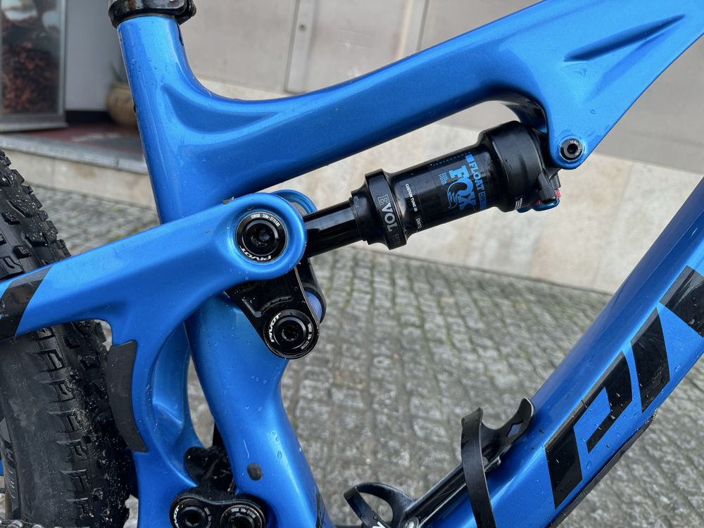 Pivot mach 5.5 race xt