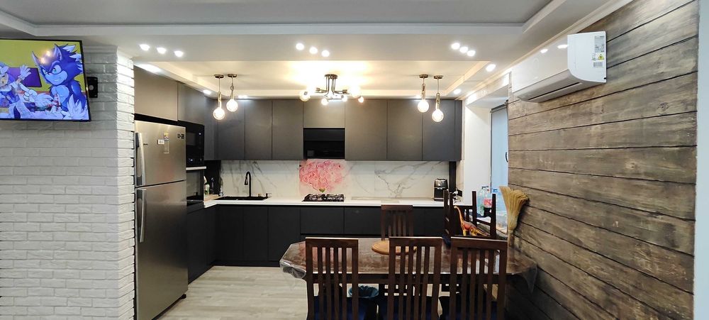 Трикімнатна квартира покращеного планування.Сучасним,євроремонтом