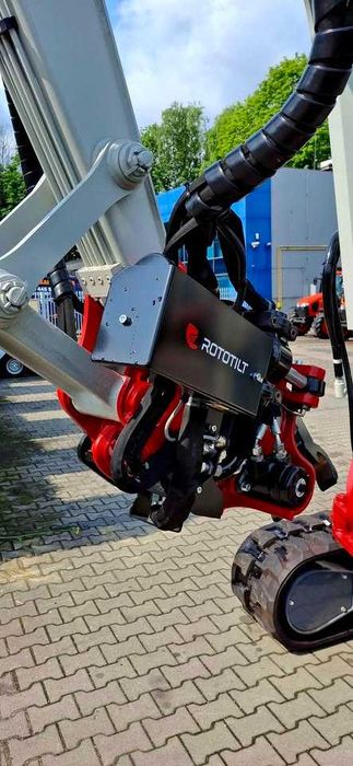 Minikoparka Takeuchi TB250 V5 ROTOTILT NOWA!!!