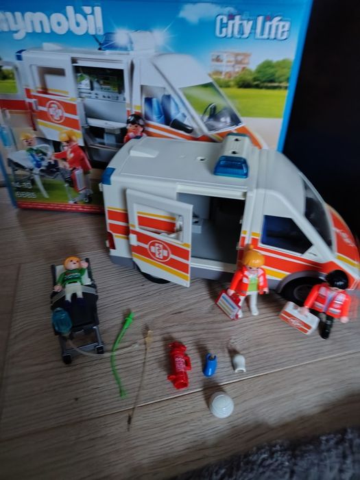 Klocki Playmobil 6685 karetka orginalne pudełko