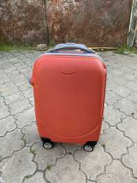 Чемодан валіза