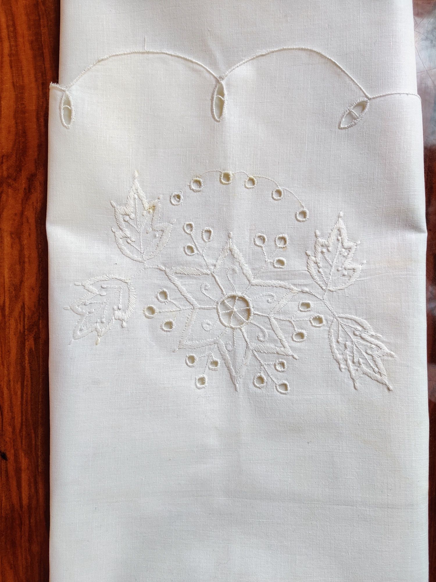 Bieżnik z haftem na płótnie 58 x 114 cm