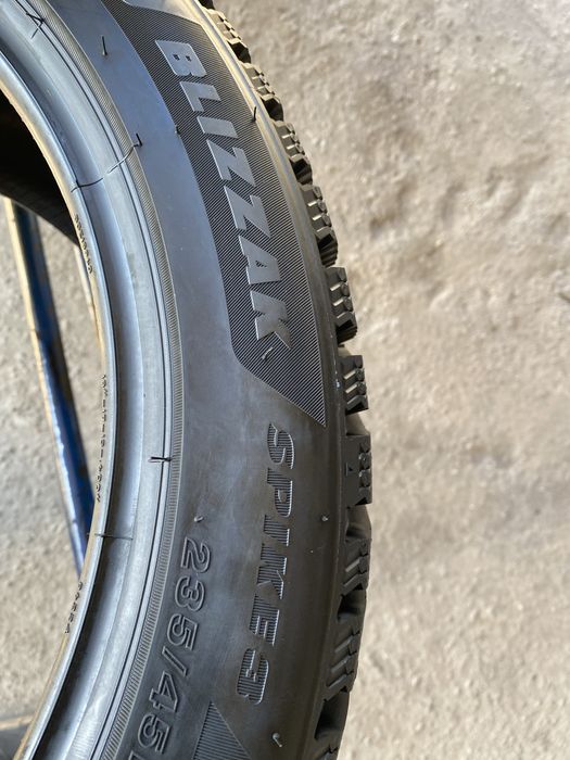 Шини нові 235/45/18 - 4шт Bridgestone Blizzak Spike 3 зима